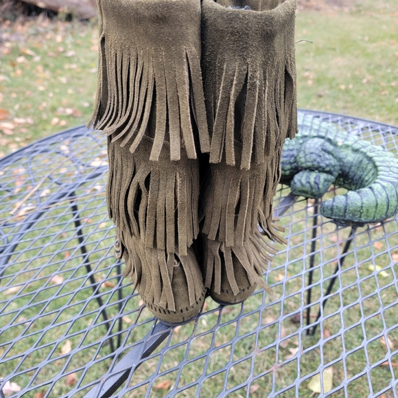Minnetonka LODEN 3-Layer Fringe Boot Sz 7 - Picture 3 of 8